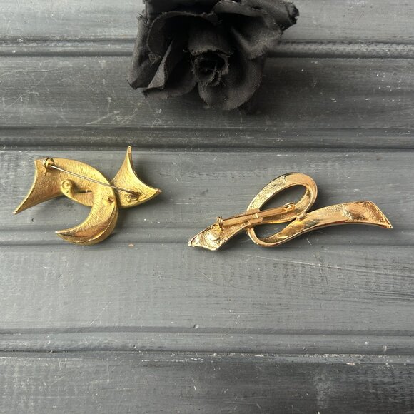 Gray Brooch Lot (Lot of 2) - Picture 5 of 9